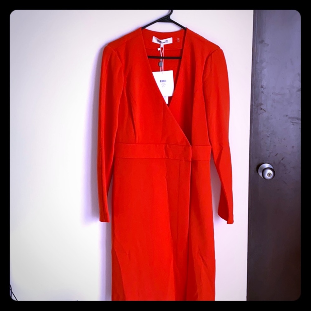 DVF A line wrap Bright Red in US size 10 New w/tag